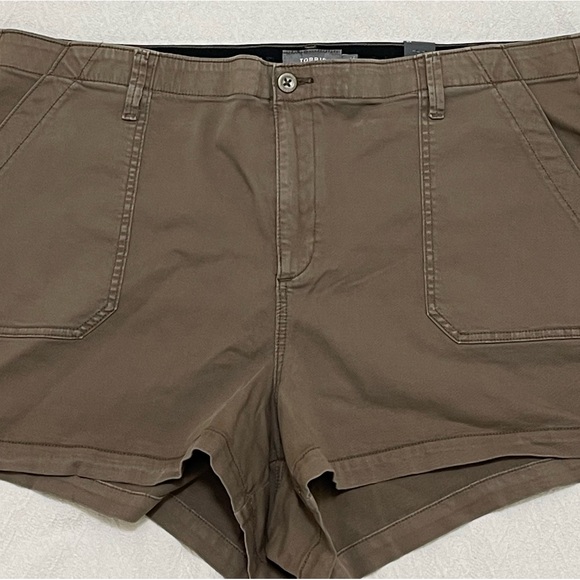 Torrid high rise chino short size 26 - Picture 2 of 15
